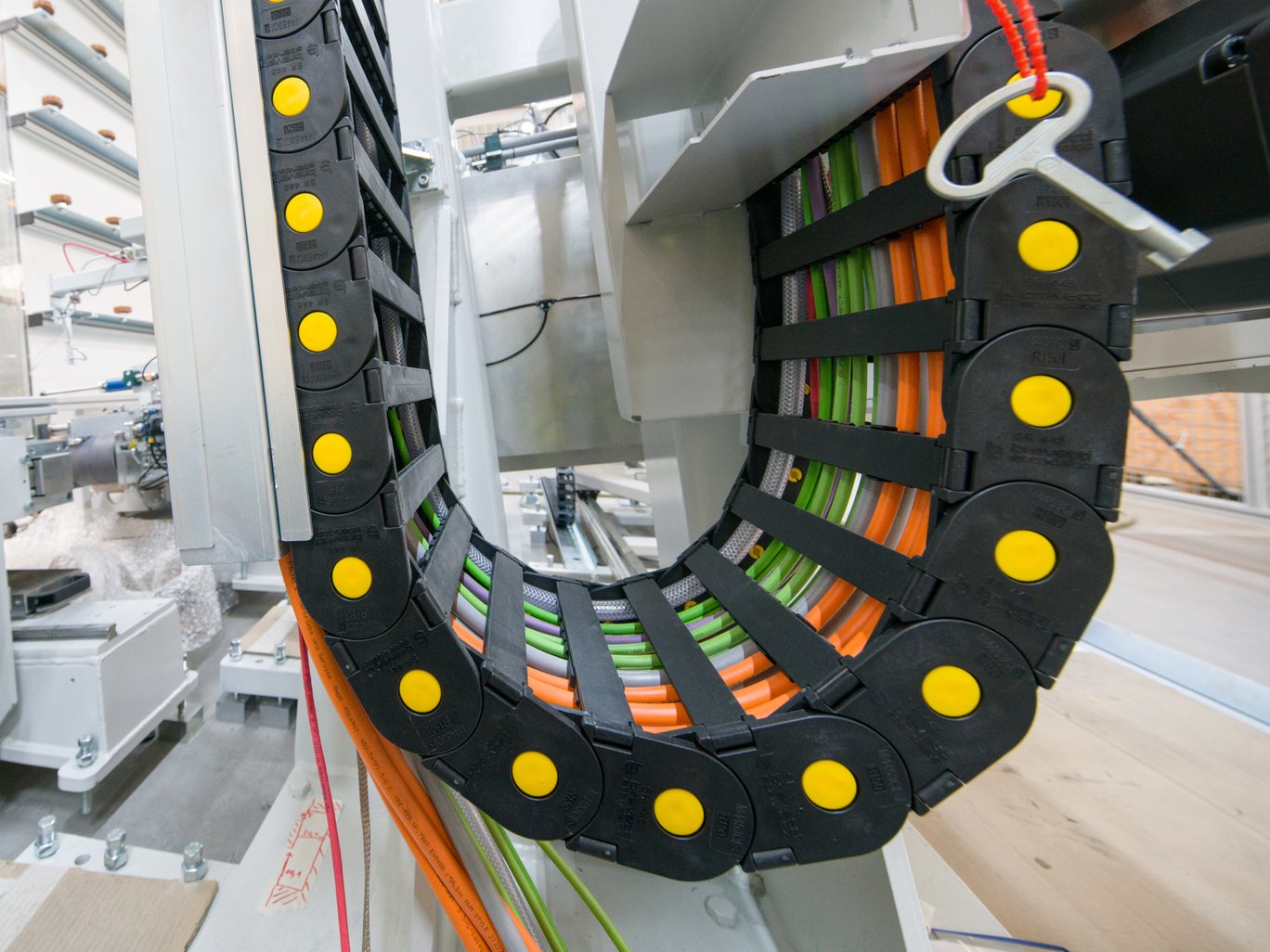 L2-drag-chains-building-ind-tech