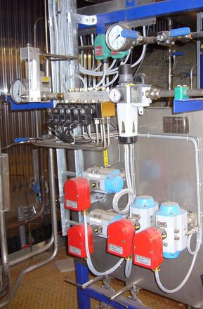 The cabling in the picture is implemented with Ölflex Classic 110 CY cable. This cable is an excellent choice for industrial machinery and for controlling heating systems like this one in EMC-sensitive environments.